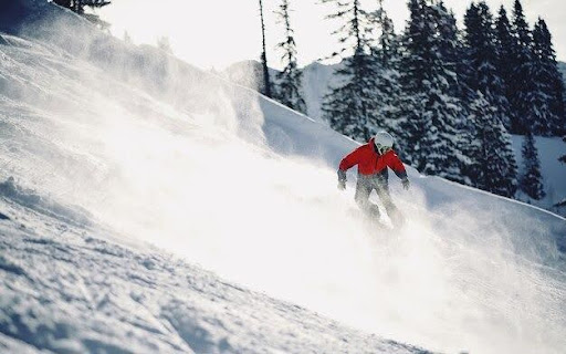 Snowboarding in Auli 