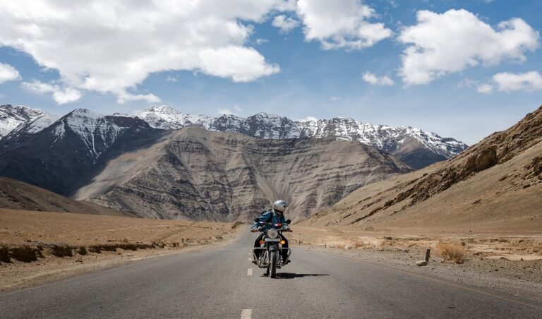 12 Best Places to Visit in India with Friends